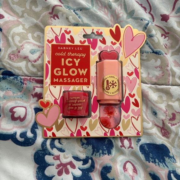 Dabney Lee Facial Ice Glow Massager - Picture 1 of 5